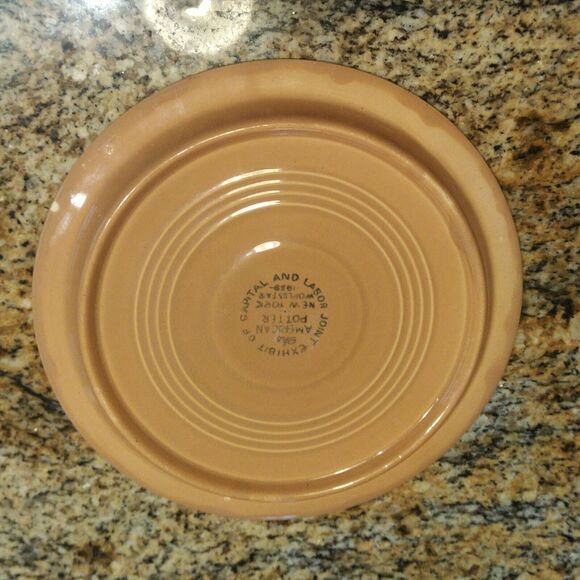 Homer Laughlin (Fiesta) 1939 NY World's Fair: The American Potter in Tan Beige - Picture 2 of 11